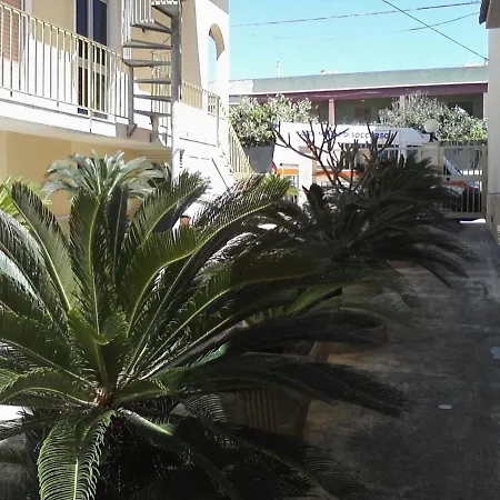 Couette-café Al Camedrio